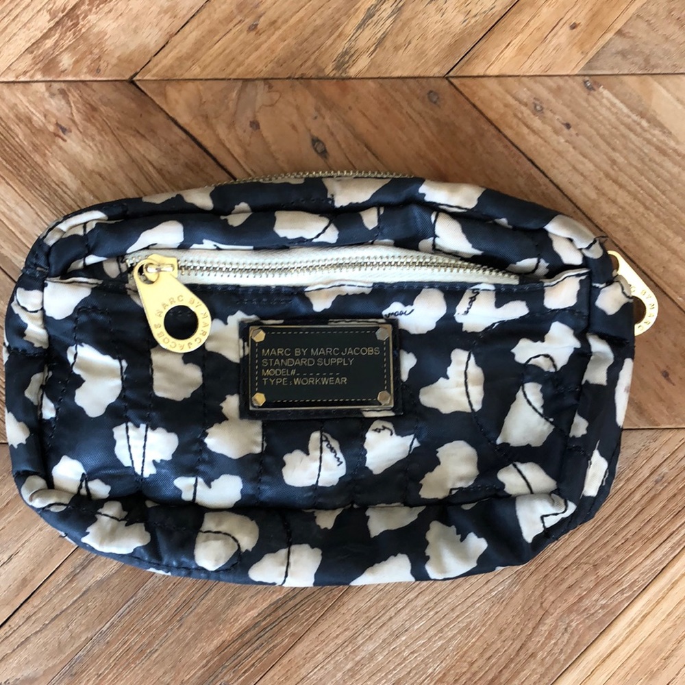 Marc Jacobs makeup bag